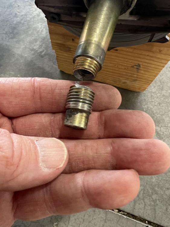 broken axle.jpg